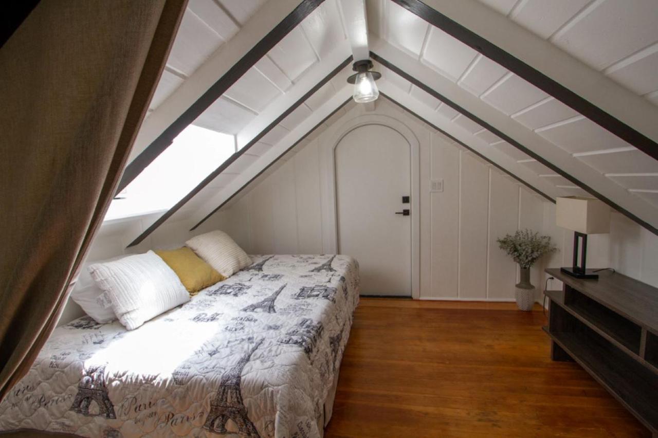 Dreamy Farmhouse In Studio City Los Angeles Exterior photo